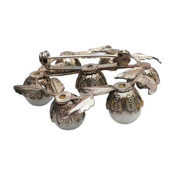 Vtg Milk Glass Floral Wreath Brooch Opalescent White Glass Pearls and Leaves - Picture 6 of 7